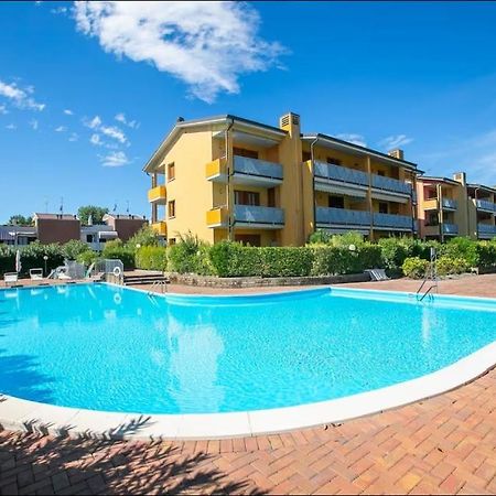 Garden Residence Appartamento Con Terrazzo E Piscina Ντεζεντσάνο ντελ Γκάρντα Εξωτερικό φωτογραφία