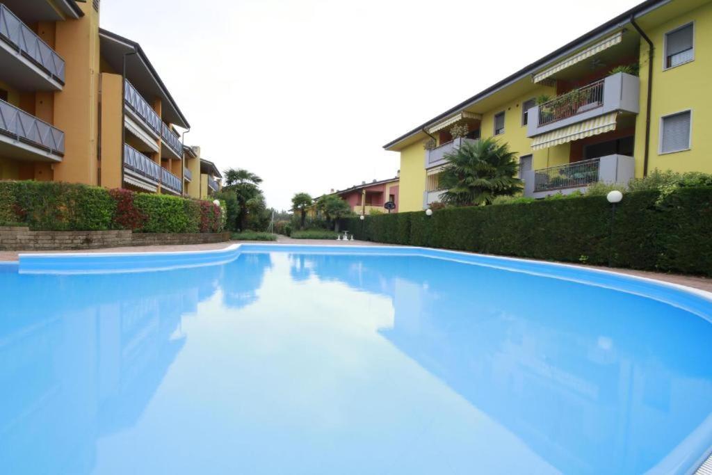 Garden Residence Appartamento Con Terrazzo E Piscina Ντεζεντσάνο ντελ Γκάρντα Εξωτερικό φωτογραφία