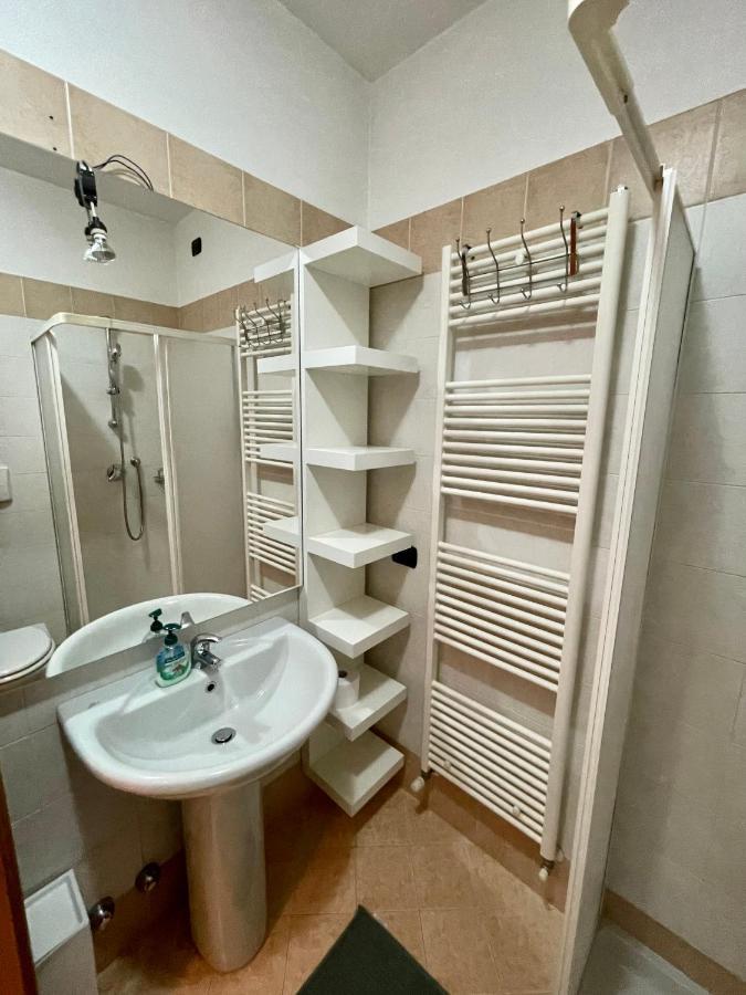 Garden Residence Appartamento Con Terrazzo E Piscina Ντεζεντσάνο ντελ Γκάρντα Εξωτερικό φωτογραφία