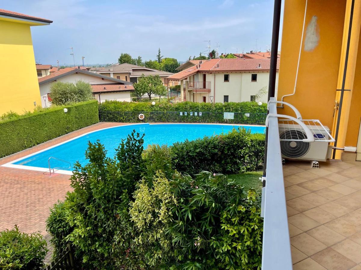 Garden Residence Appartamento Con Terrazzo E Piscina Ντεζεντσάνο ντελ Γκάρντα Εξωτερικό φωτογραφία