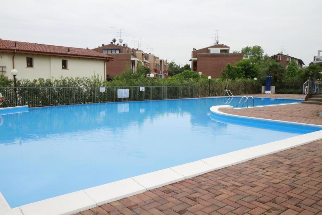 Garden Residence Appartamento Con Terrazzo E Piscina Ντεζεντσάνο ντελ Γκάρντα Εξωτερικό φωτογραφία